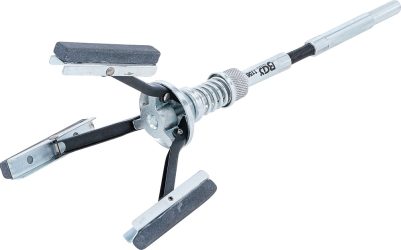 Přípravek pro vybrušování válců motorů